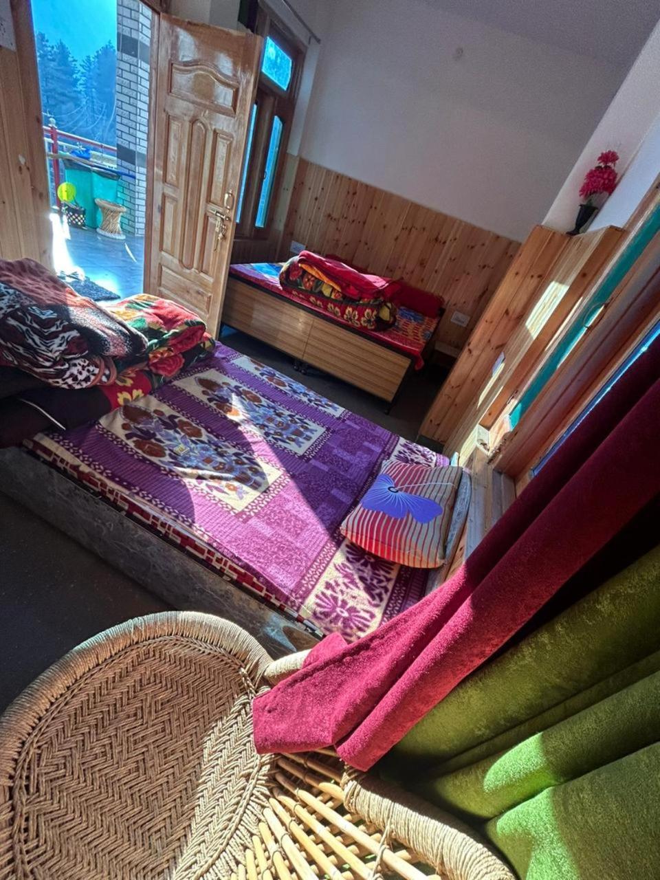 Snow View Guest House Kasol Buitenkant foto