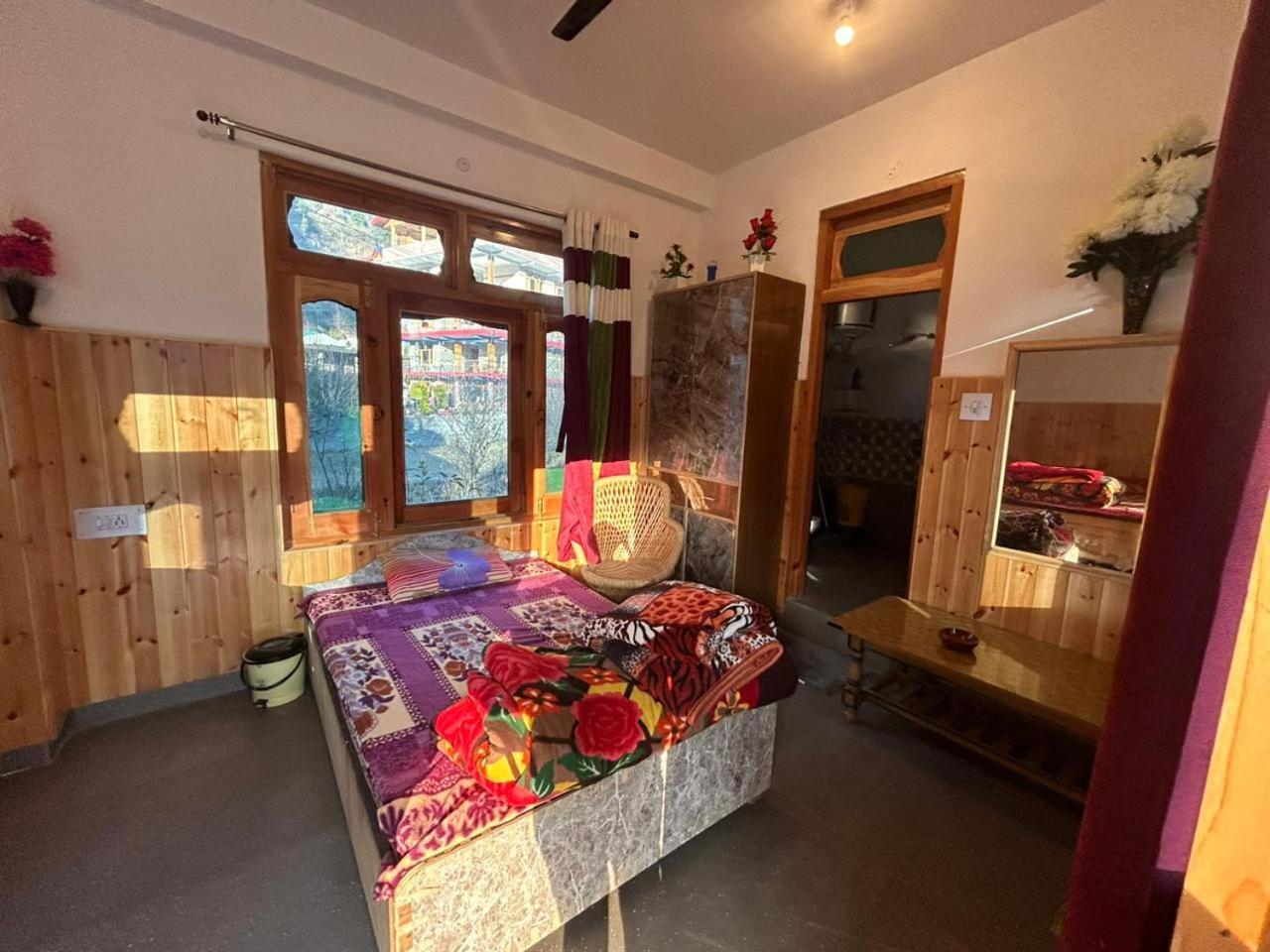 Snow View Guest House Kasol Buitenkant foto