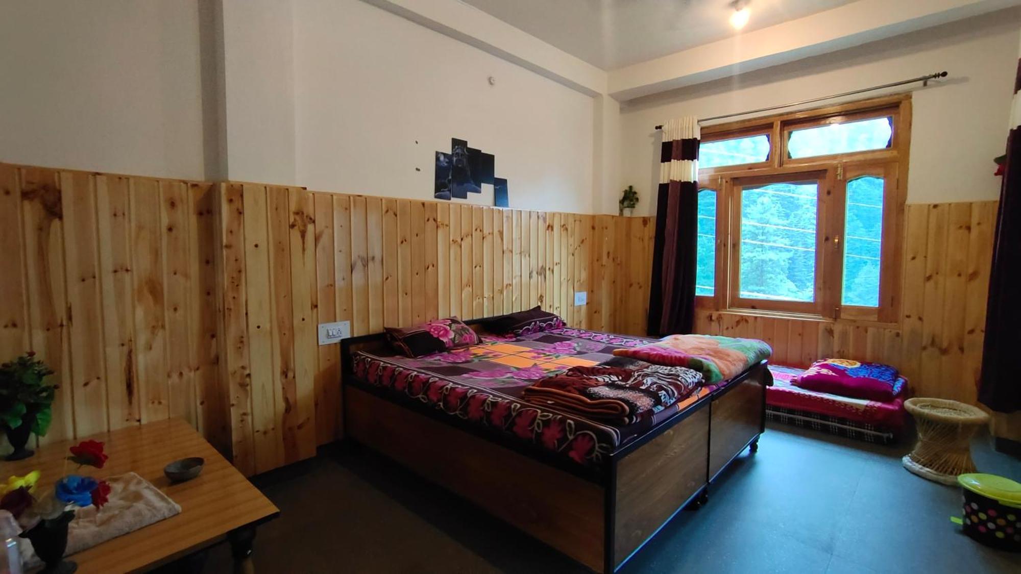 Snow View Guest House Kasol Kamer foto
