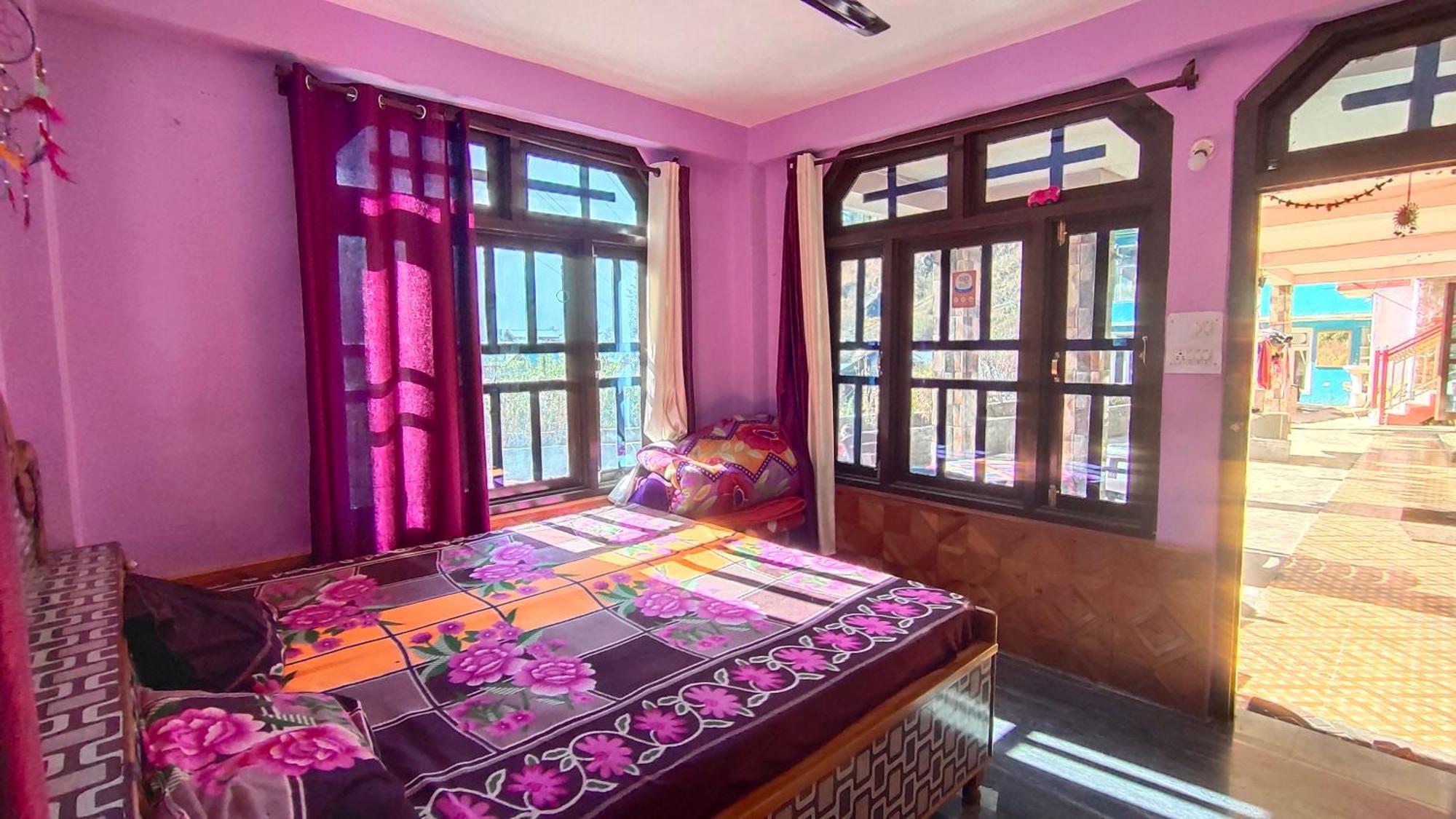 Snow View Guest House Kasol Kamer foto