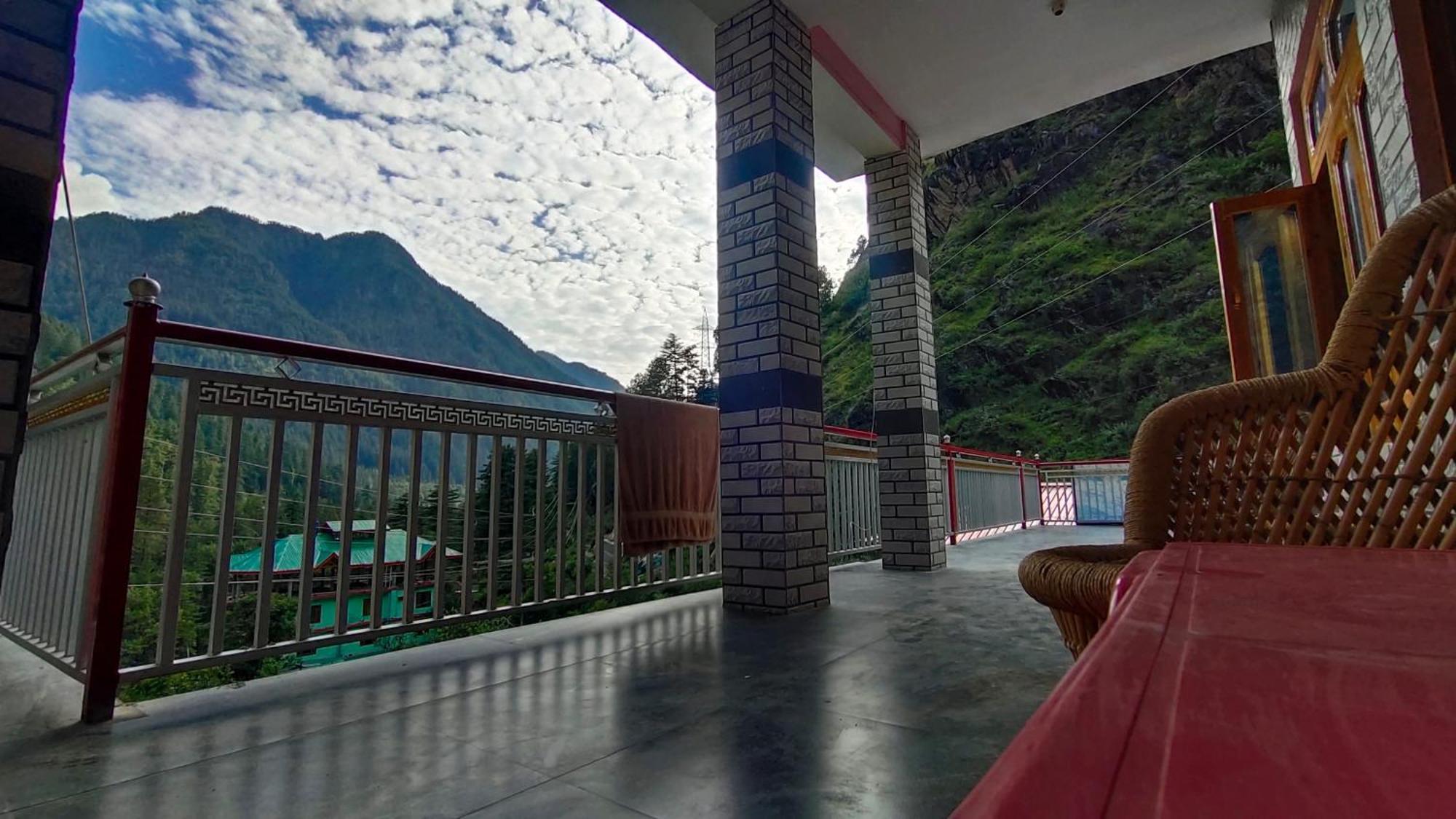 Snow View Guest House Kasol Kamer foto